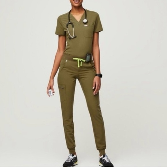 Figs Other - Figs Women’s Scrub Set Catarina Top Zamora Jogger in Martini Olive Size Large